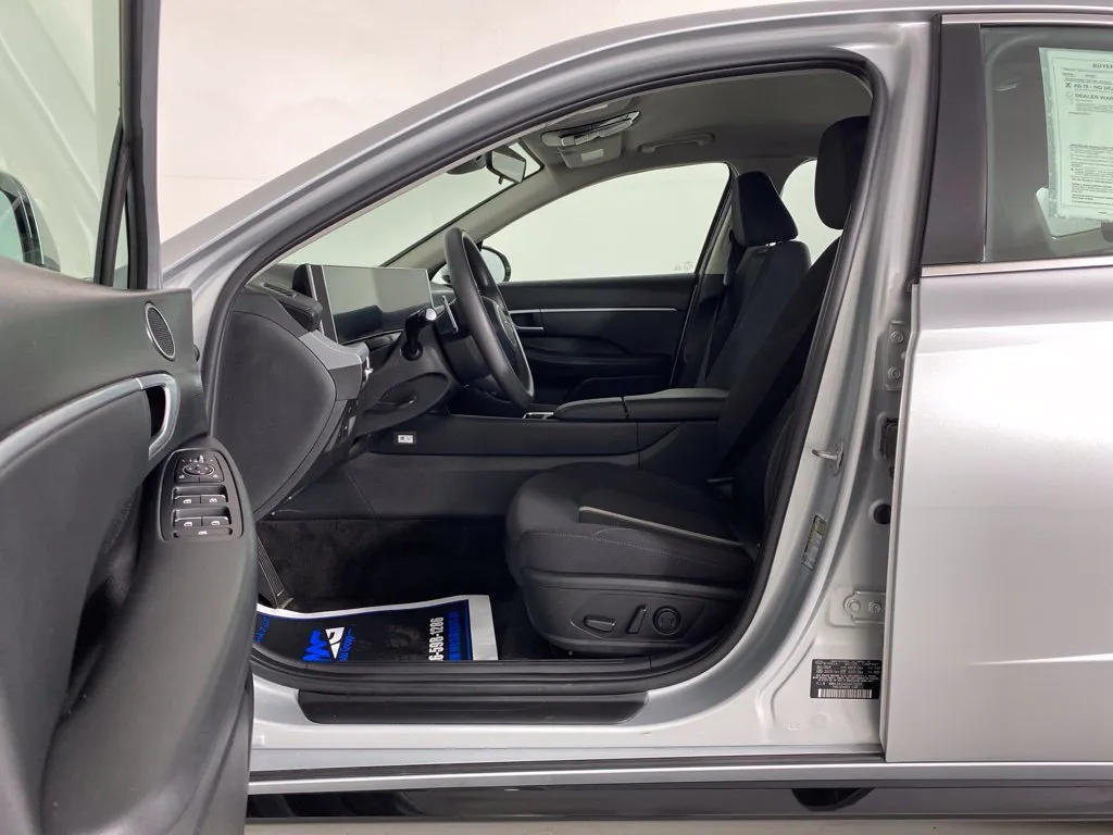 Hyundai Sonata photo 12
