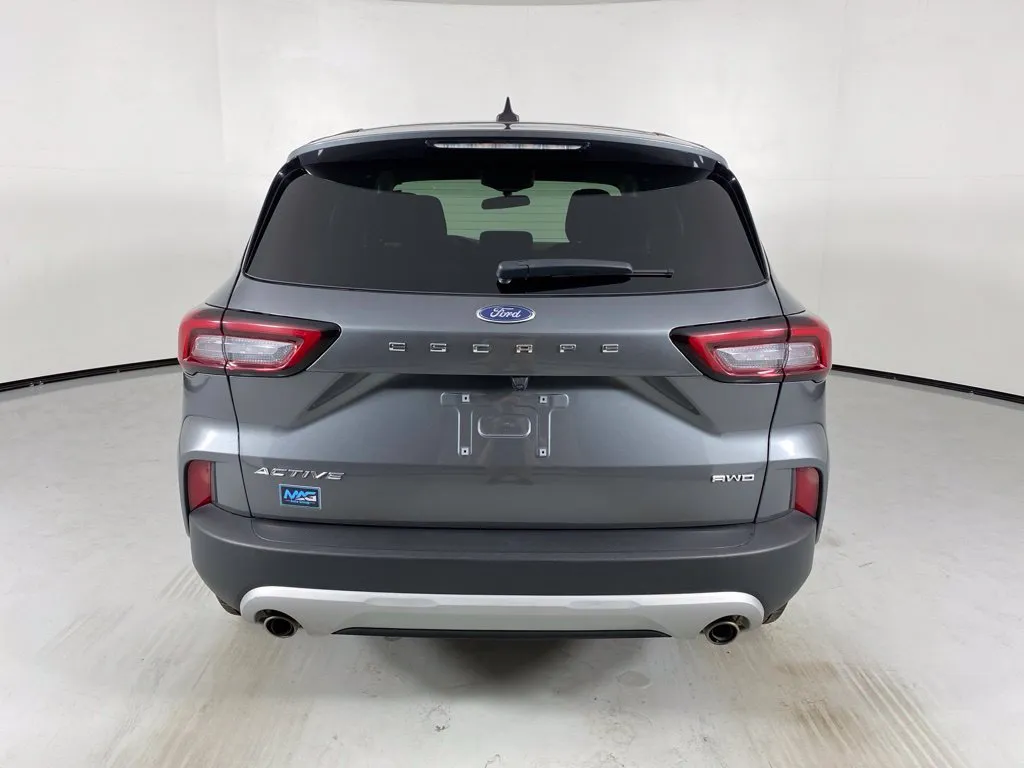 Ford Escape photo 6