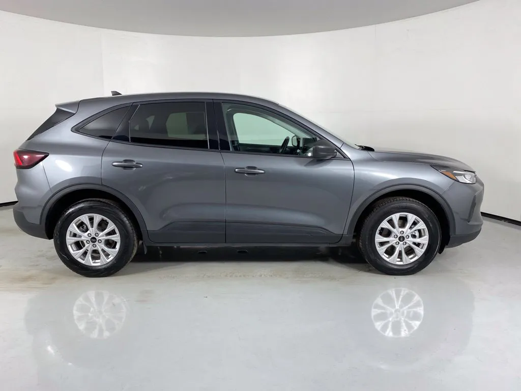 Ford Escape photo 8