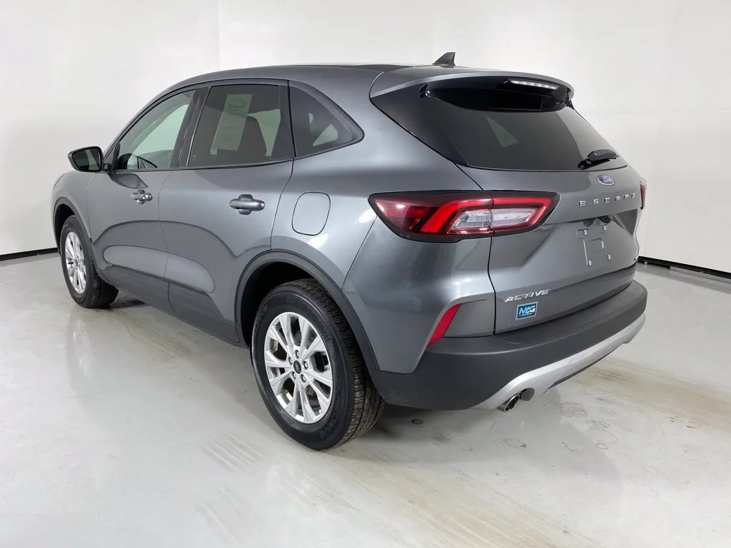 Ford Escape photo 5