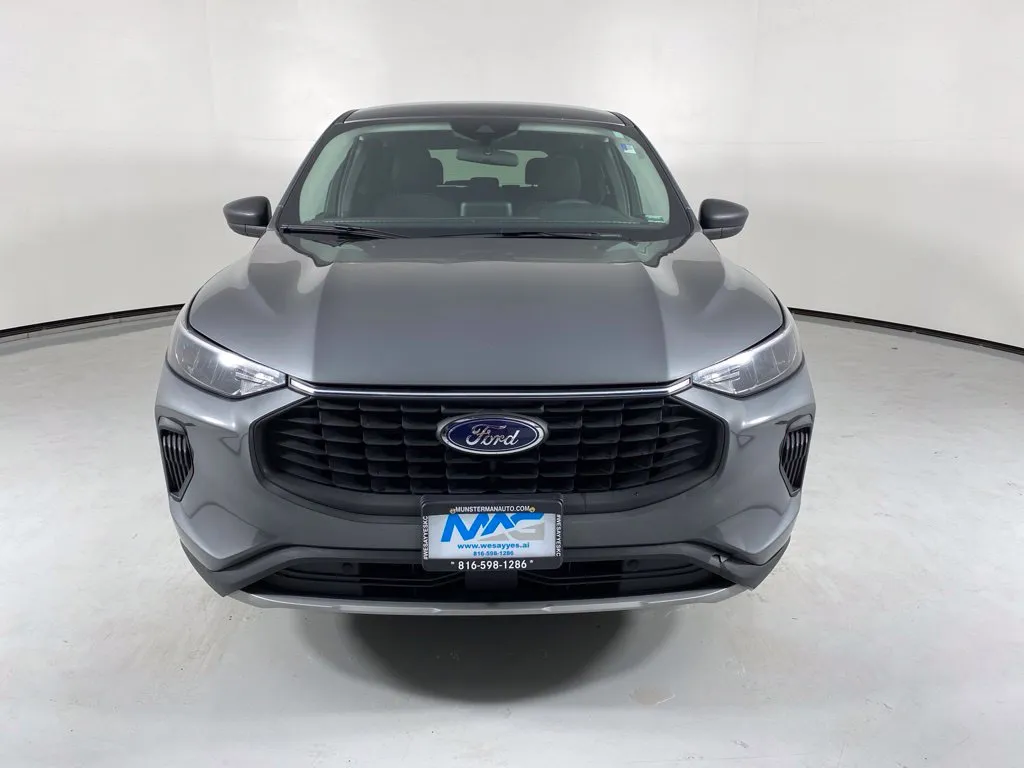 Ford Escape photo 2