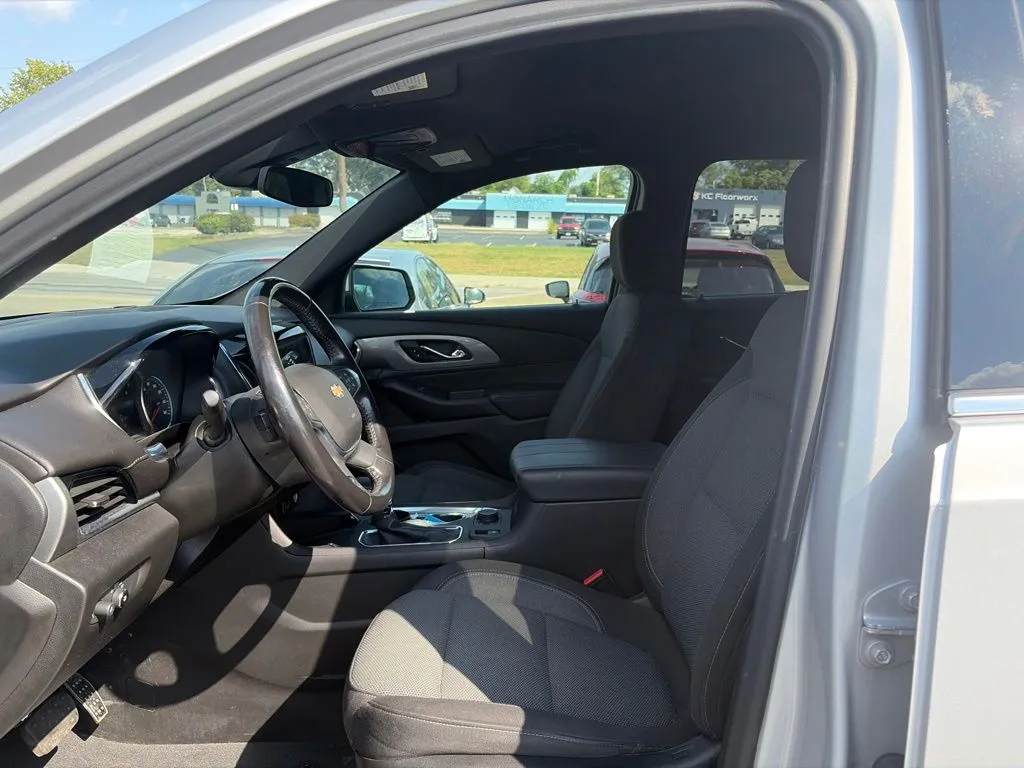 Chevrolet Traverse photo 6