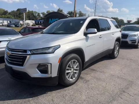 Photos of 2022 Chevrolet Traverse LT for sale in Blue Springs, MO at MAG Auto - Munsterman Automotive Group