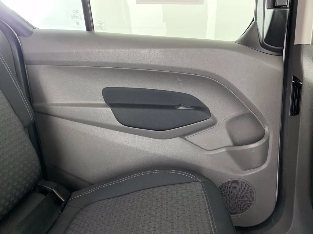 Ford Transit Connect photo 39