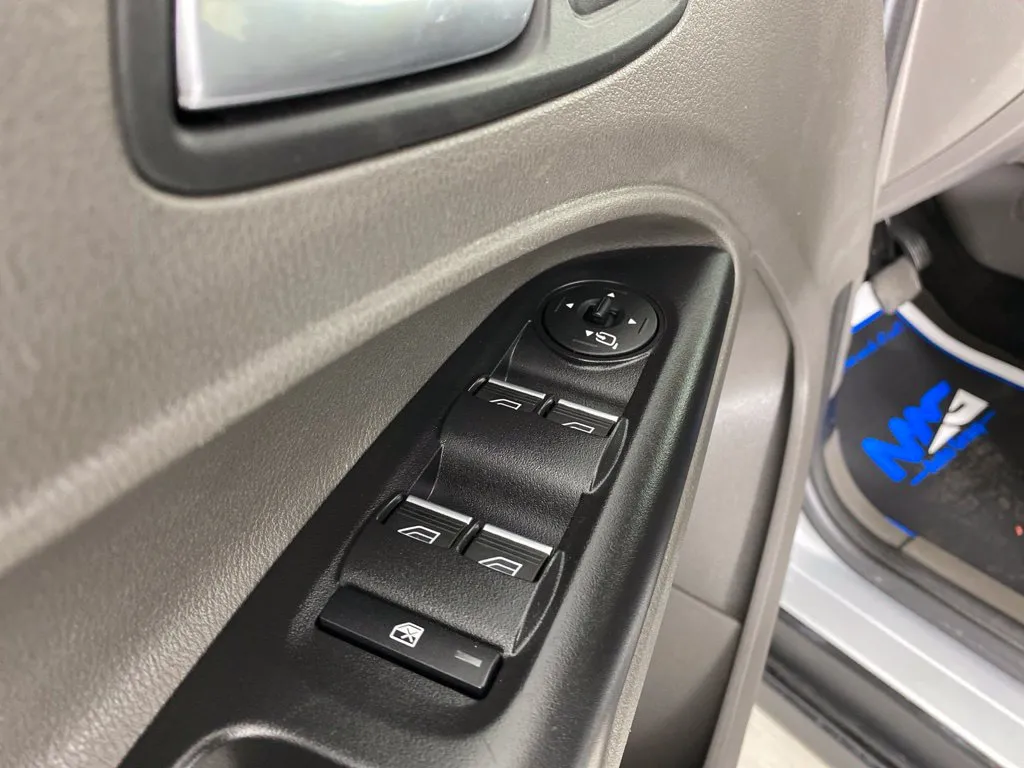 Ford Transit Connect photo 16