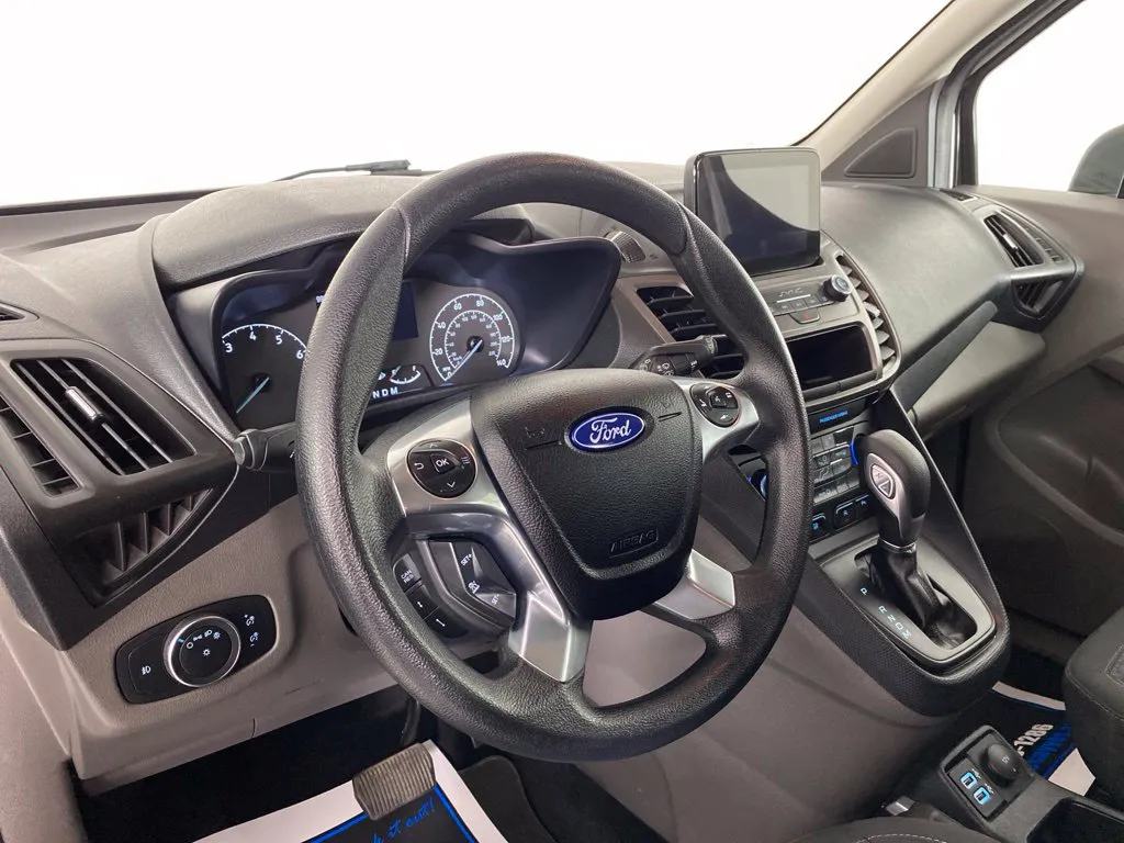Ford Transit Connect photo 11