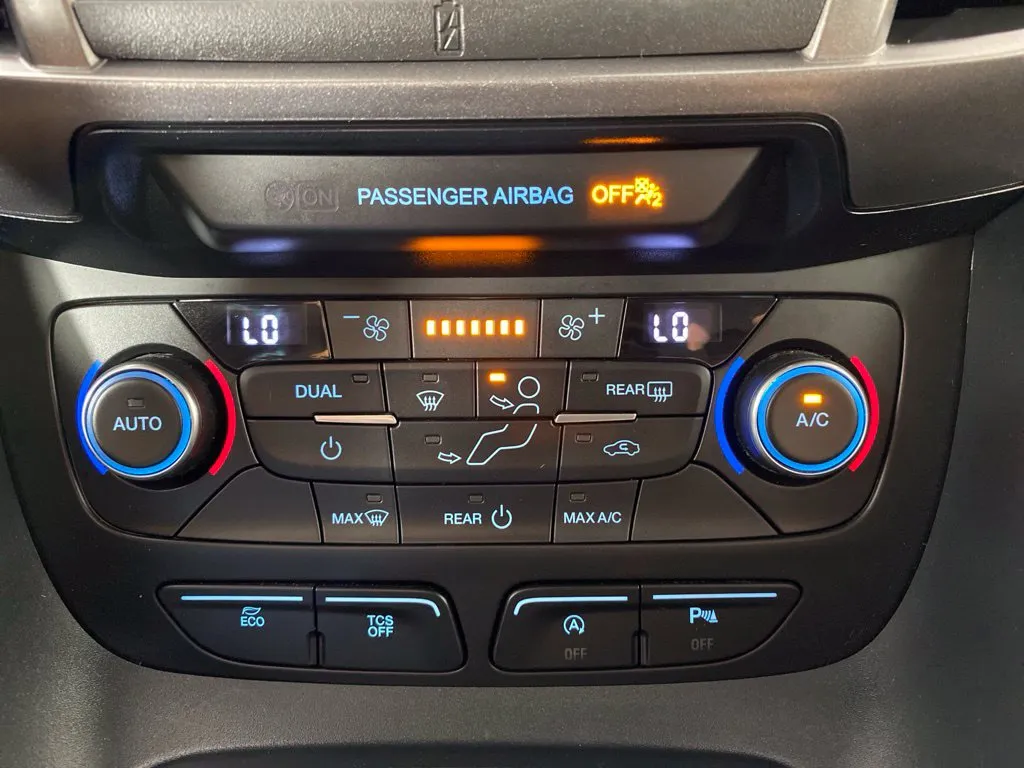 Ford Transit Connect photo 23
