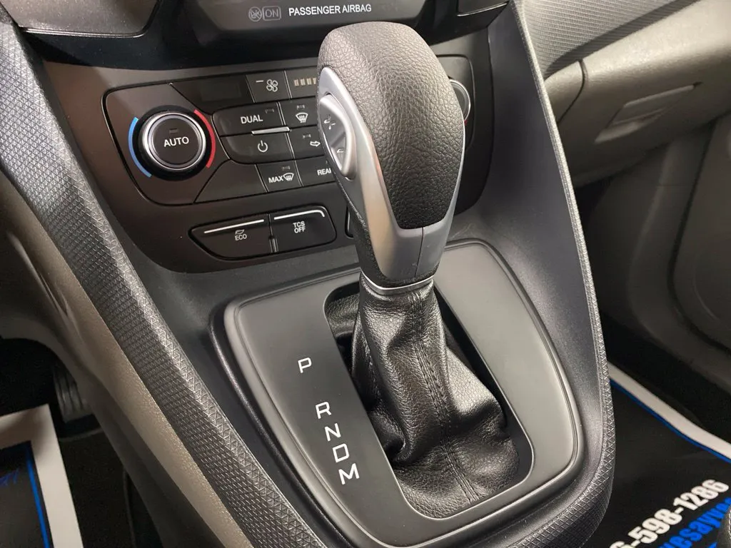 Ford Transit Connect photo 24