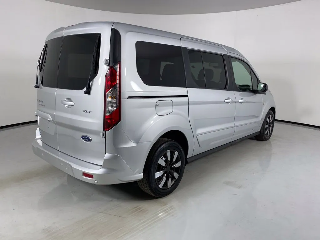 Ford Transit Connect photo 7