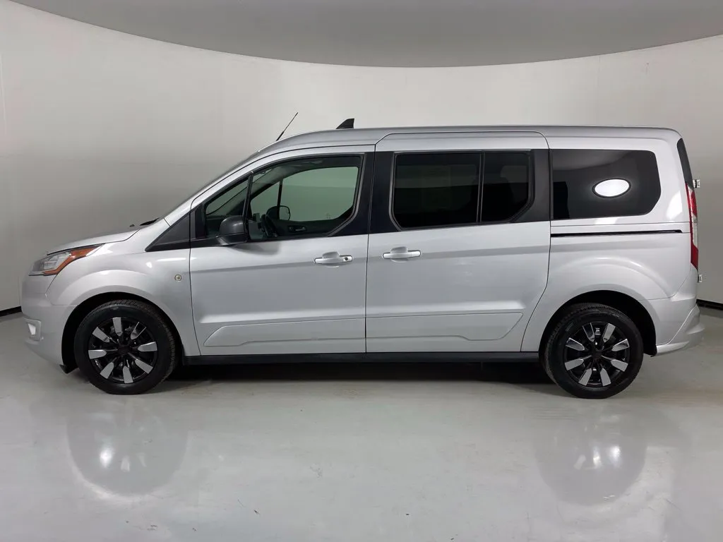 Ford Transit Connect photo 4