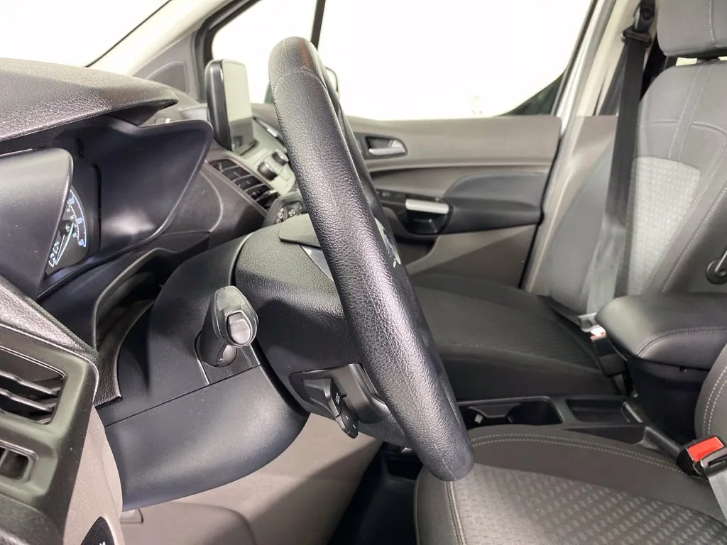 Ford Transit Connect photo 31