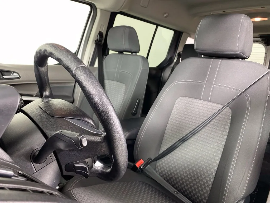 Ford Transit Connect photo 17