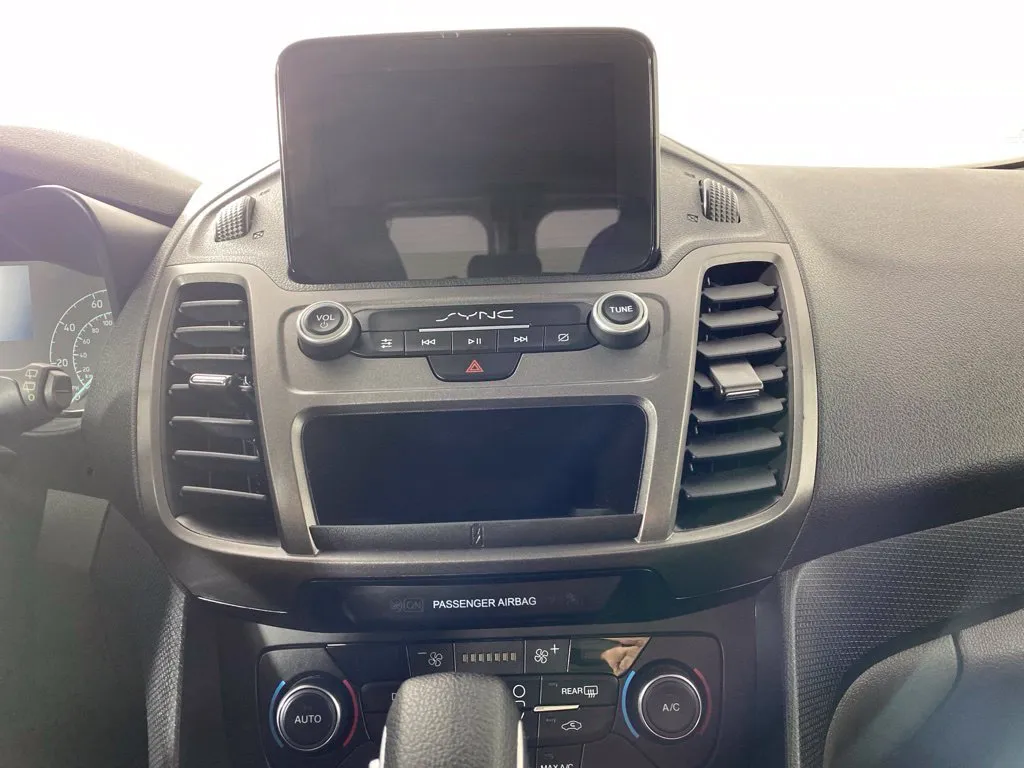 Ford Transit Connect photo 18