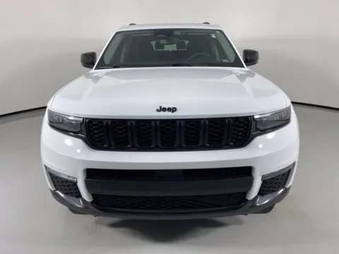 Photos of 2023 Jeep Grand Cherokee L Limited for sale in Blue Springs, MO at MAG Auto - Munsterman Automotive Group