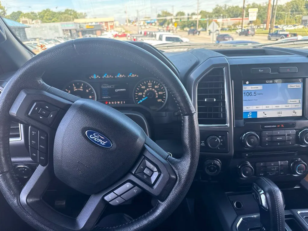 Ford F-150 photo 6