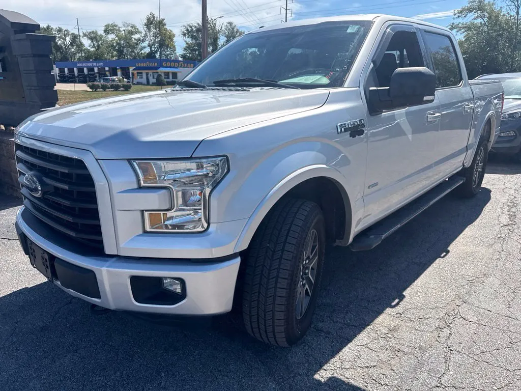 Ford F-150 photo 2