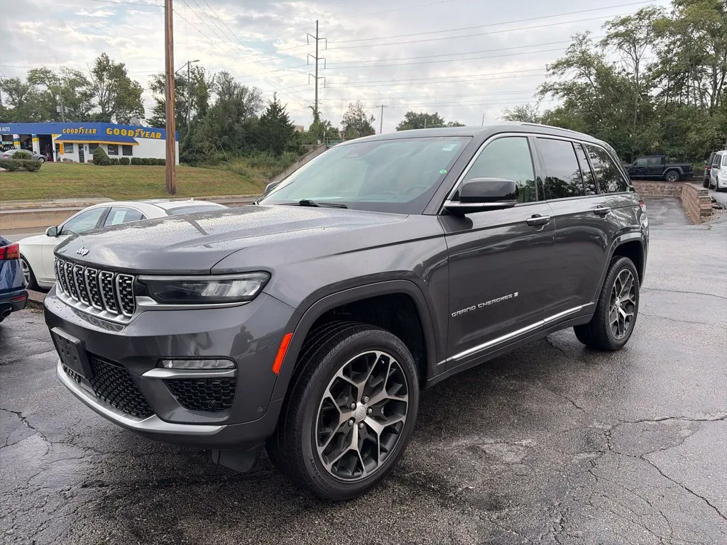 Jeep Grand Cherokee photo 2