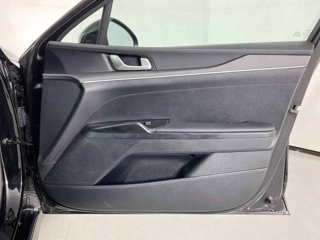 Kia K5 photo 39