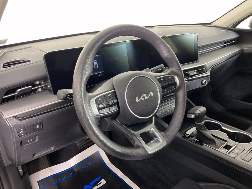 Kia K5 photo 11