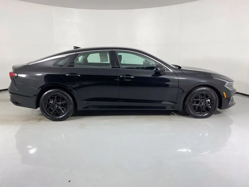 Kia K5 photo 8