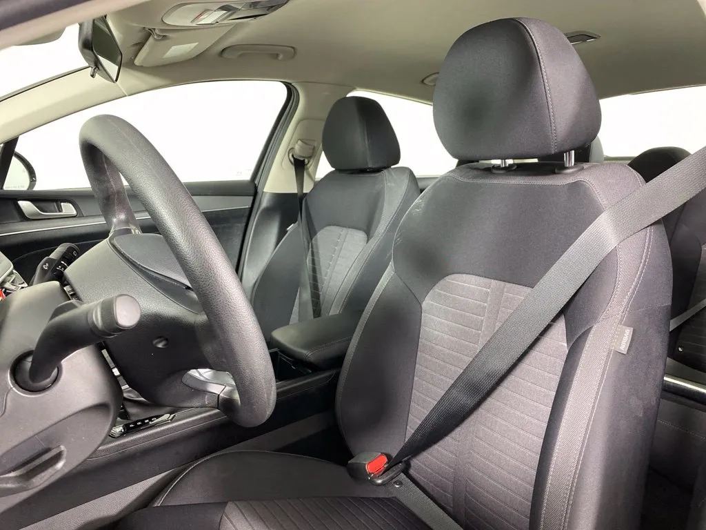 Kia K5 photo 16