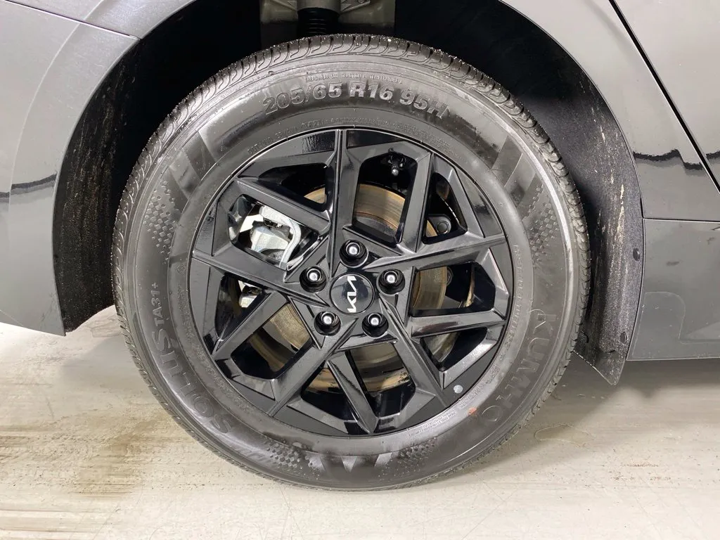 Kia K5 photo 10