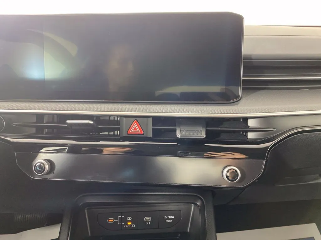 Kia K5 photo 18