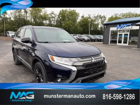 Blue 2019 Mitsubishi Outlander LE for sale in Blue Springs, MO