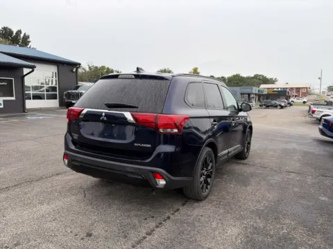 More photos of 2019 Mitsubishi Outlander LE at MAG Auto - Munsterman Automotive Group, MO