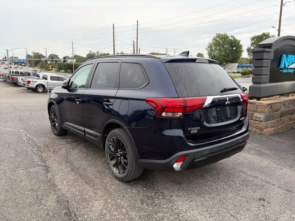 Mitsubishi Outlander photo 3