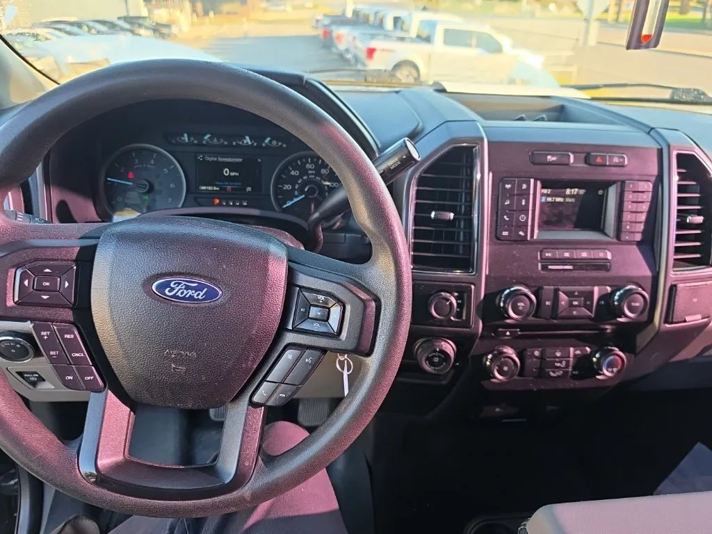 Ford F-150 photo 6