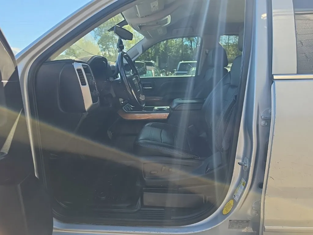 GMC Sierra photo 5