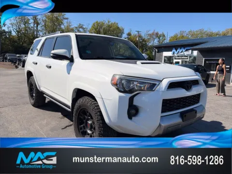 White 2019 Toyota 4Runner TRD Off-Road Premium for sale in Blue Springs, MO