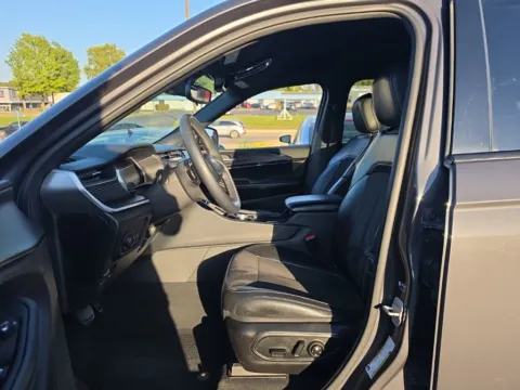 More photos of 2024 Jeep Grand Cherokee Altitude at MAG Auto - Munsterman Automotive Group, MO