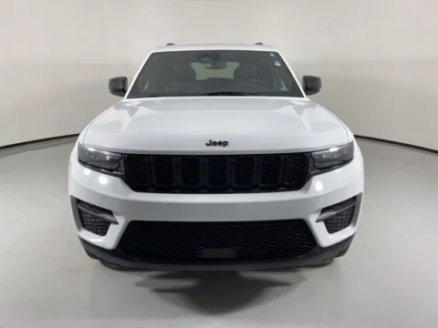 Photos of 2024 Jeep Grand Cherokee Altitude for sale in Blue Springs, MO at MAG Auto - Munsterman Automotive Group