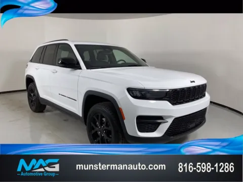 White 2024 Jeep Grand Cherokee Altitude for sale in Blue Springs, MO
