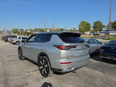 Another view of 2025 Mitsubishi Outlander SE for sale in Blue Springs, MO at MAG Auto - Munsterman Automotive Group