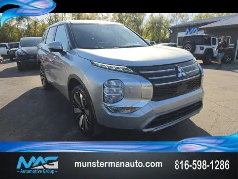 Silver 2025 Mitsubishi Outlander SE for sale in Blue Springs, MO
