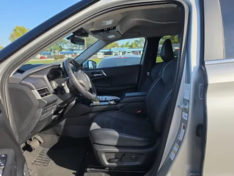 More photos of 2025 Mitsubishi Outlander SE at MAG Auto - Munsterman Automotive Group, MO