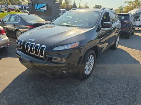 Photos of 2018 Jeep Cherokee Latitude Plus for sale in Blue Springs, MO at MAG Auto - Munsterman Automotive Group