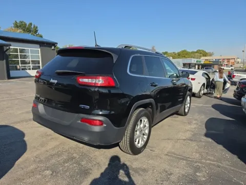 More photos of 2018 Jeep Cherokee Latitude Plus at MAG Auto - Munsterman Automotive Group, MO