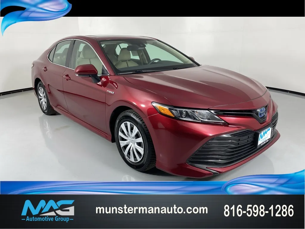2019 Toyota Camry Hybrid LE for sale in Blue Springs, MO