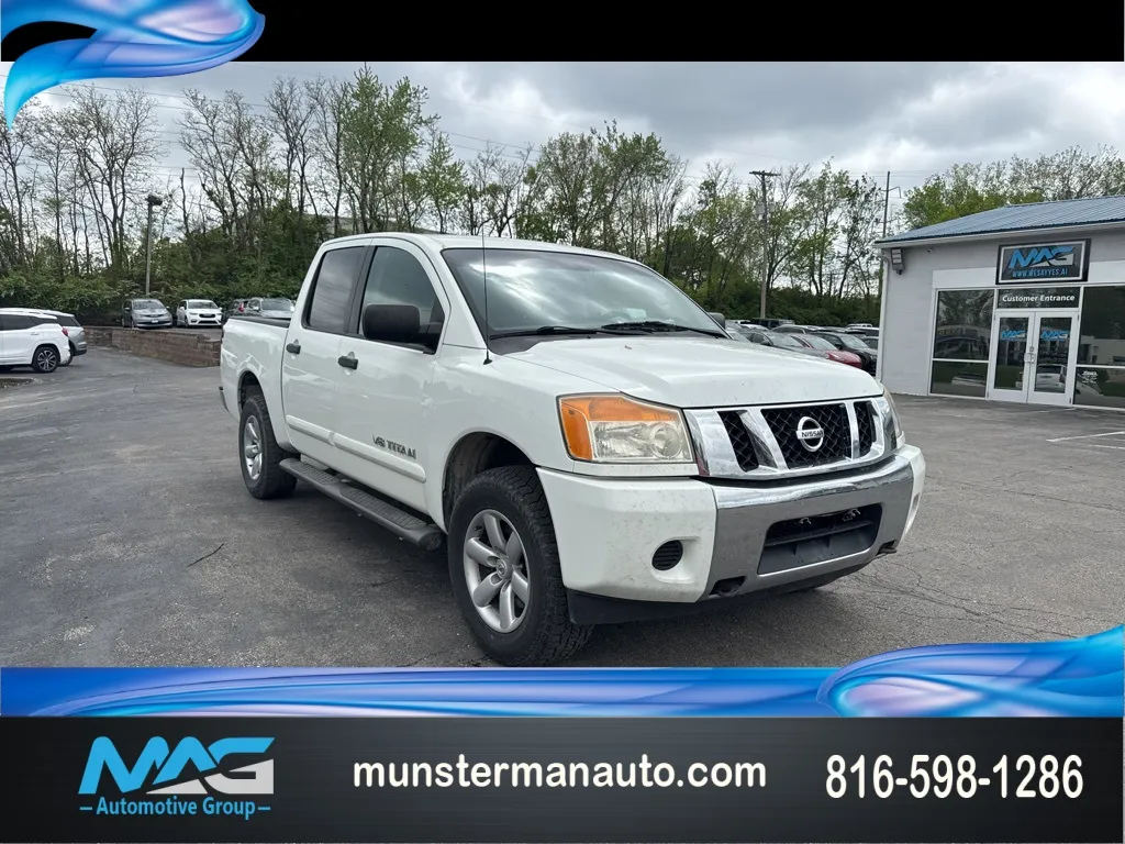 2013 Nissan Titan SV for sale in Blue Springs, MO