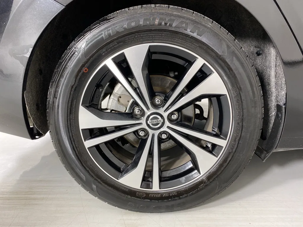 2022 Nissan Sentra SV photo 4