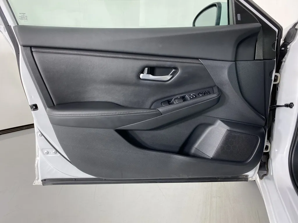 2022 Nissan Sentra S photo 5