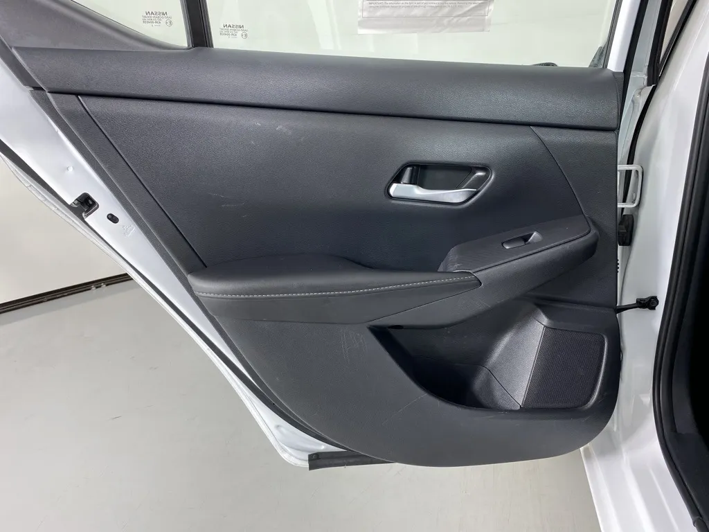 2022 Nissan Sentra S photo 11