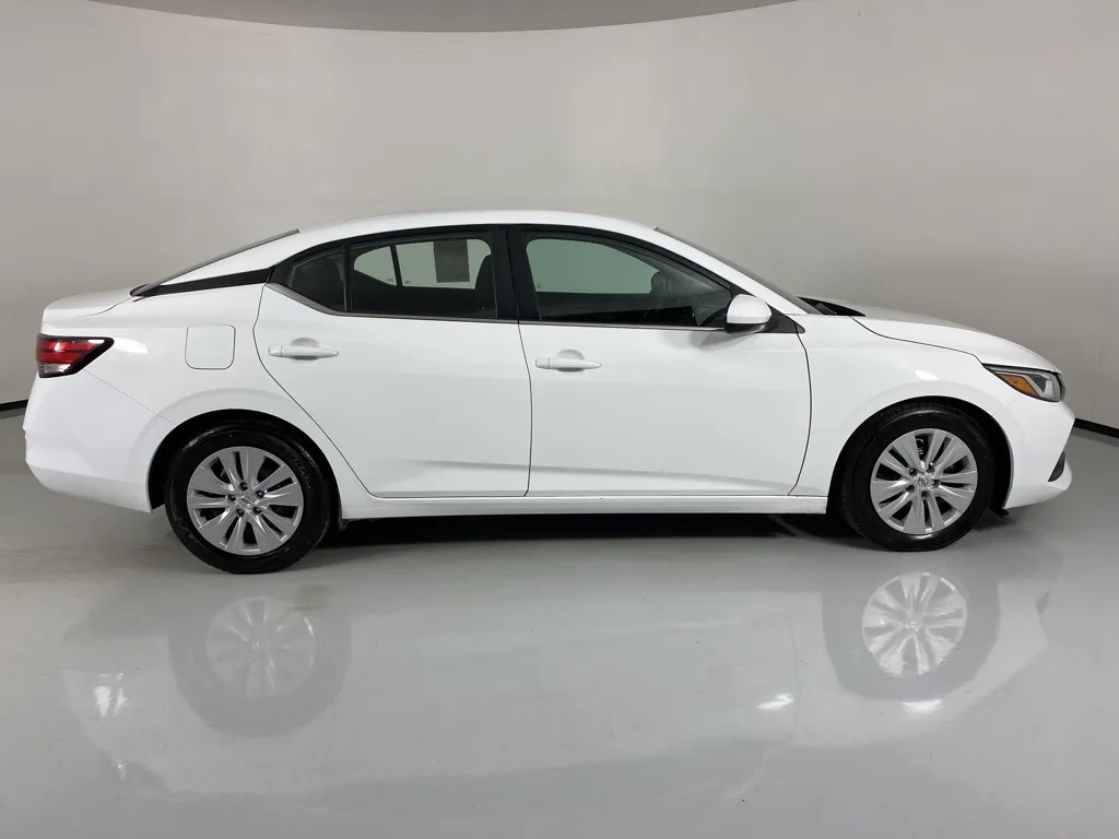 2022 Nissan Sentra S photo 15