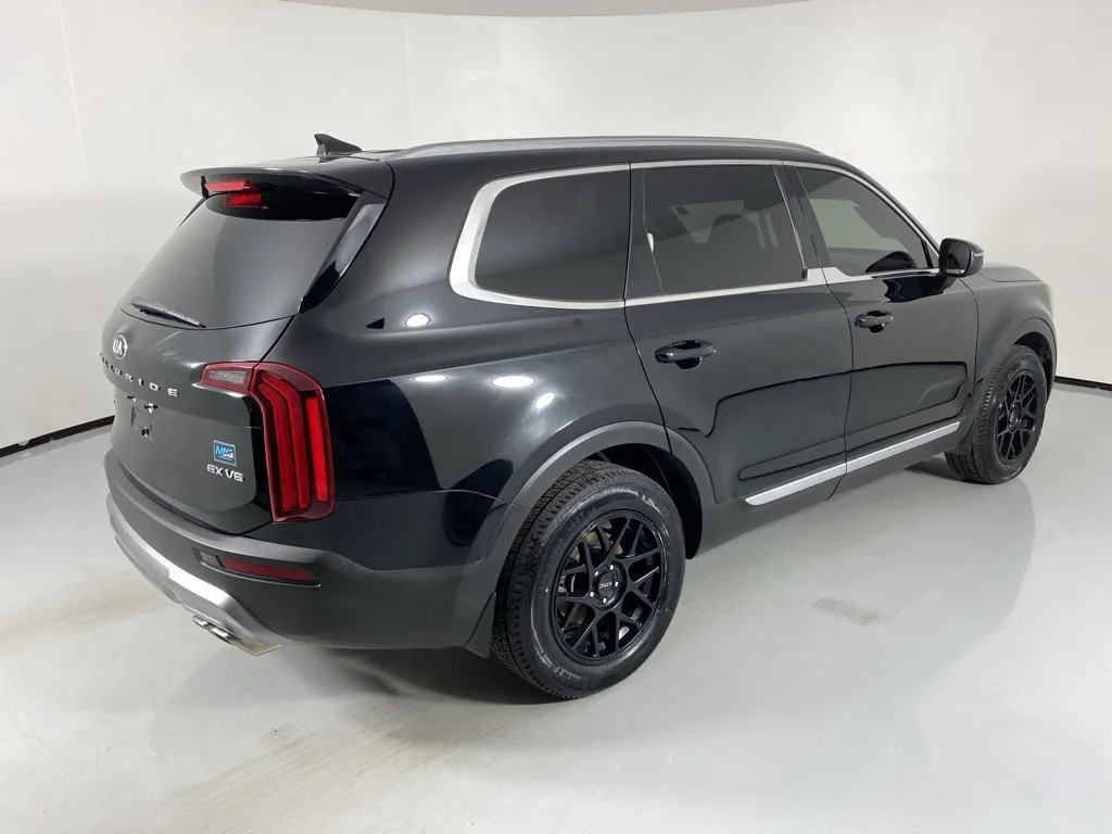 2021 Kia Telluride EX photo 3