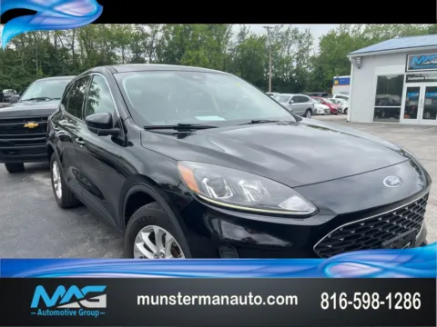 Black 2020 Ford Escape SE for sale in Blue Springs, MO