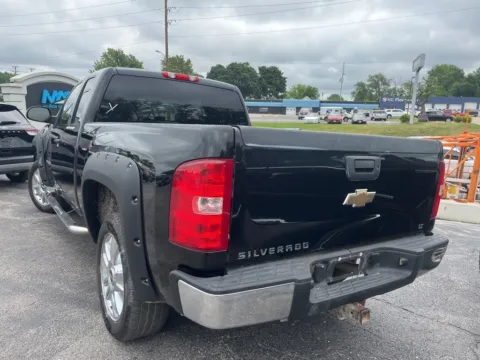 Photos of 2010 Chevrolet Silverado 1500 LT for sale in Blue Springs, MO at MAG Auto - Munsterman Automotive Group